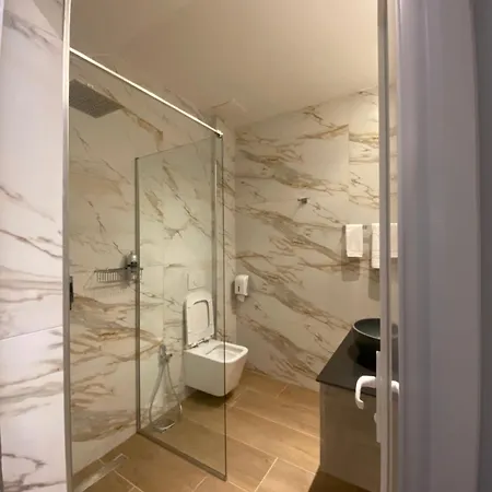 Tirana Central Rooms 3*