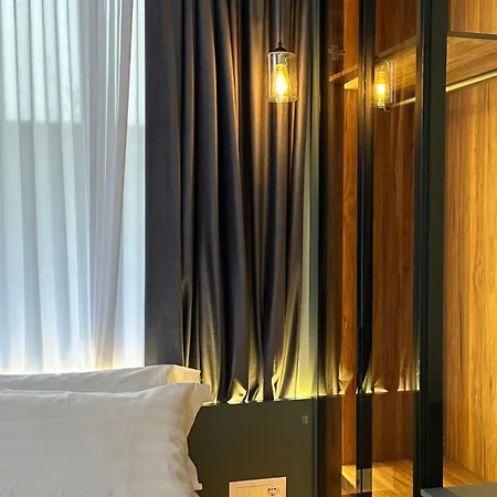 Tirana Central Rooms Pensjonat