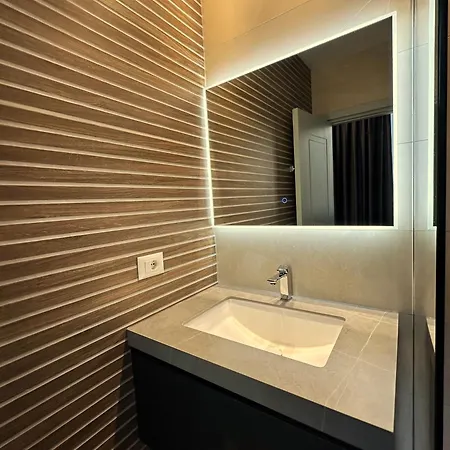 Tirana Central Rooms 地拉那