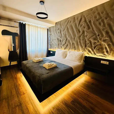Tirana Central Rooms * 地拉那