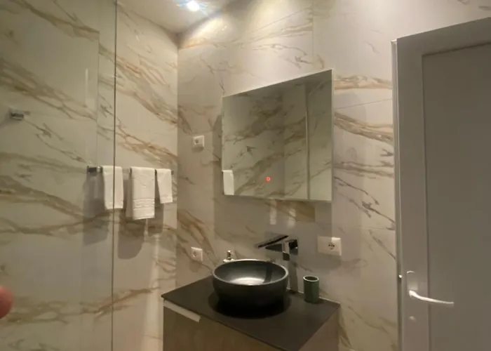 Tirana Central Rooms Penzion