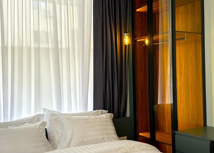 Tirana Central Rooms Penzion