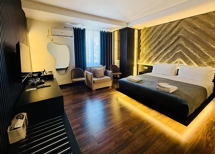 Tirana Central Rooms 3* Tirana