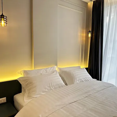 Tirana Central Rooms 3*