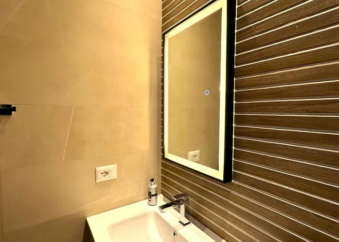 Tirana Central Rooms Guest house 3*