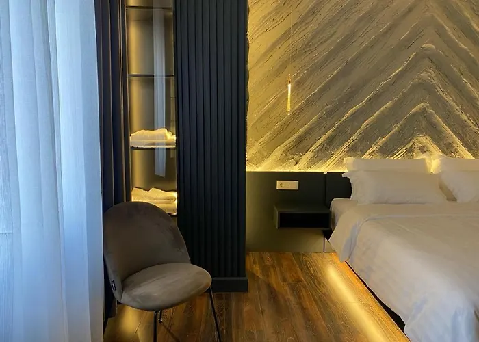 Tirana Central Rooms Guest house 3*
