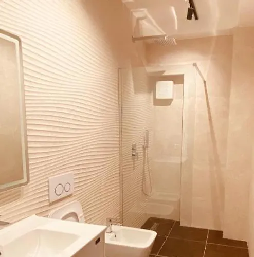 Tirana Central Rooms 3*